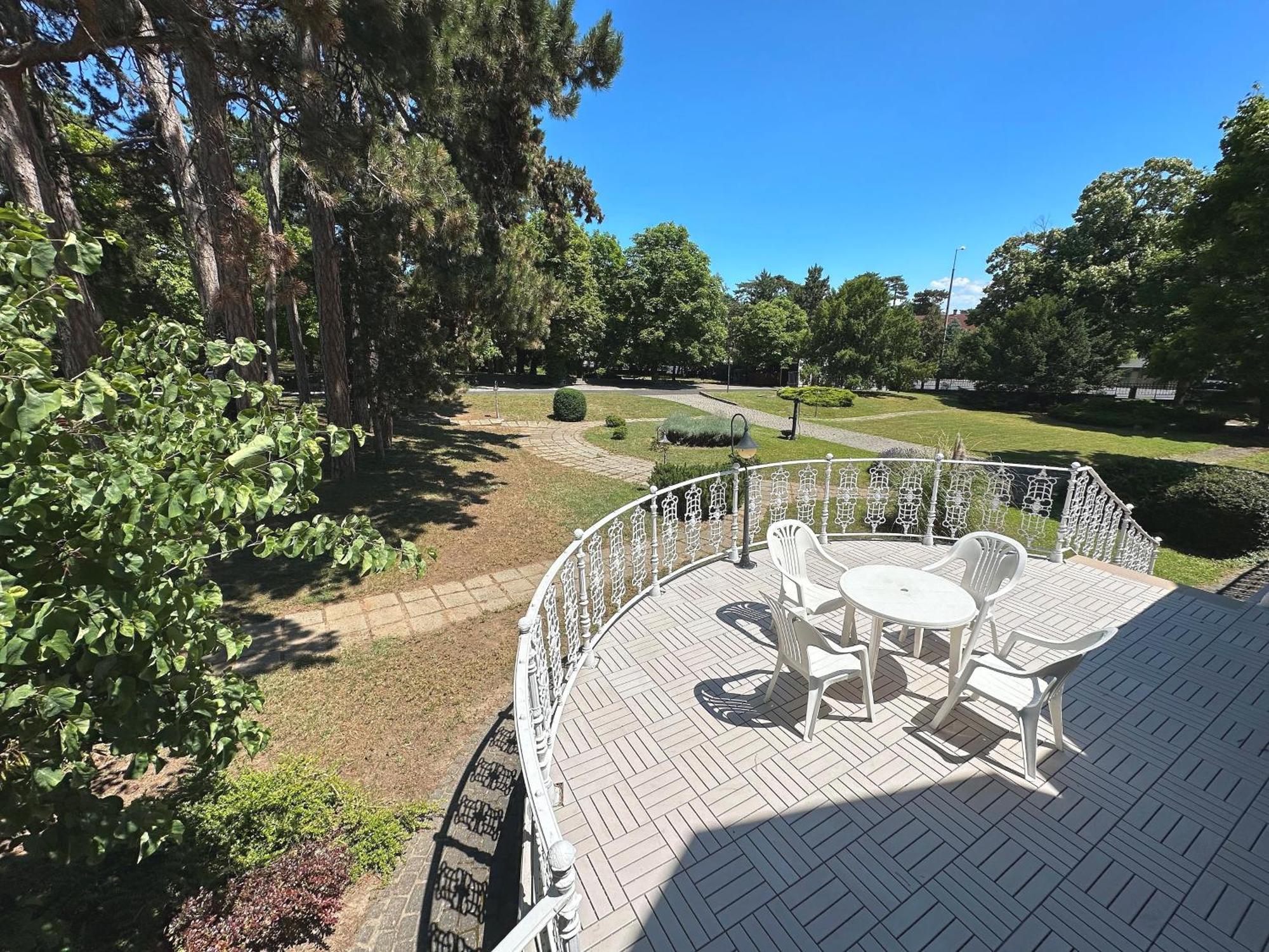 Отель Imola Garden Vendeghaz Балатонфюред Экстерьер фото